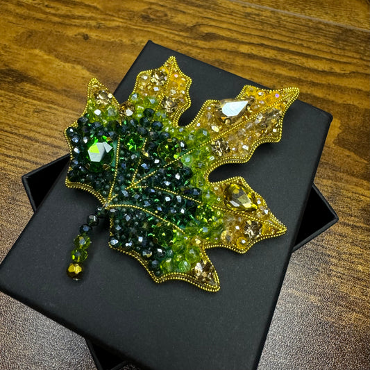 Leaf brooch