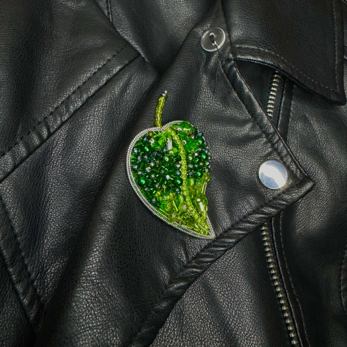 Small green leaf brooch