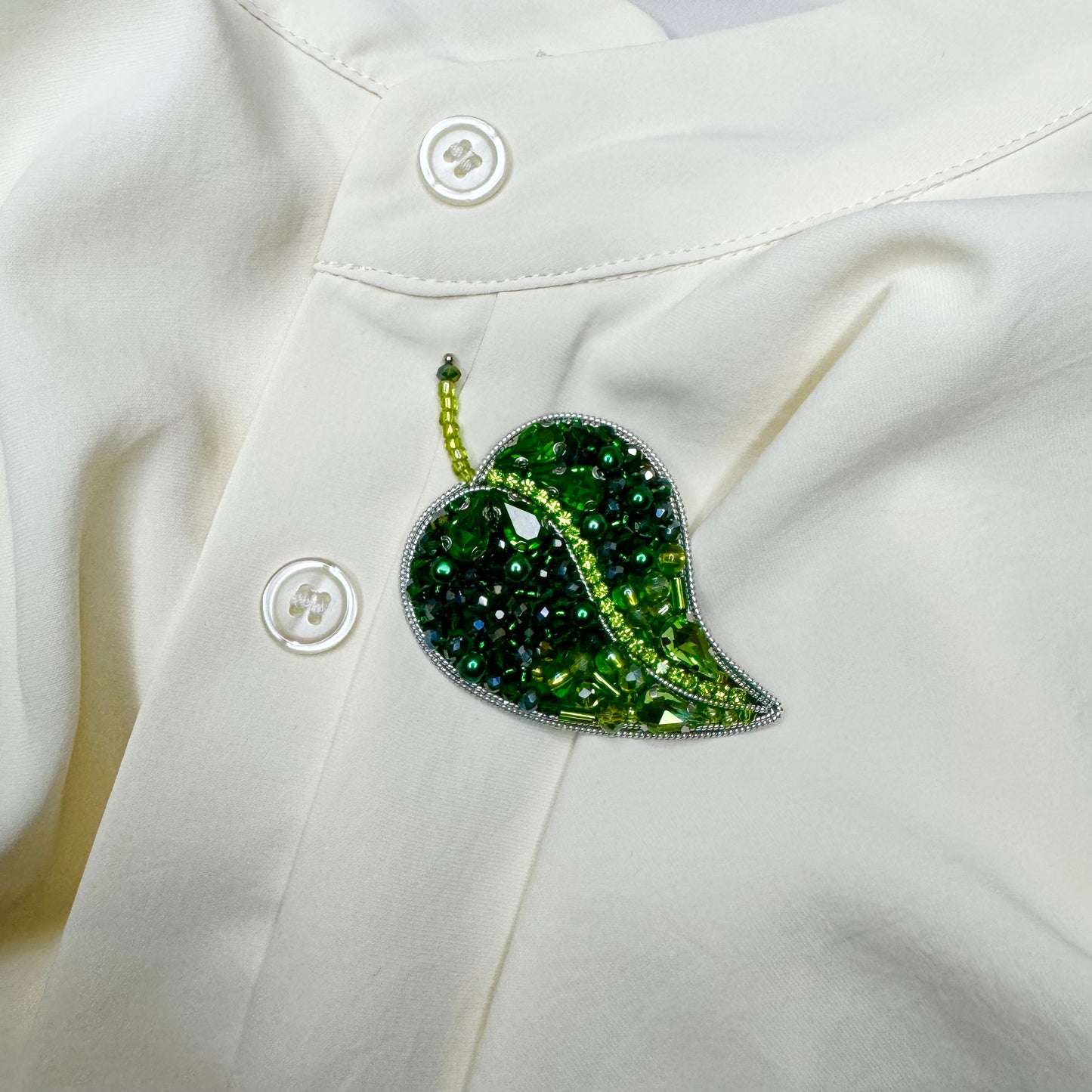 Small green leaf brooch