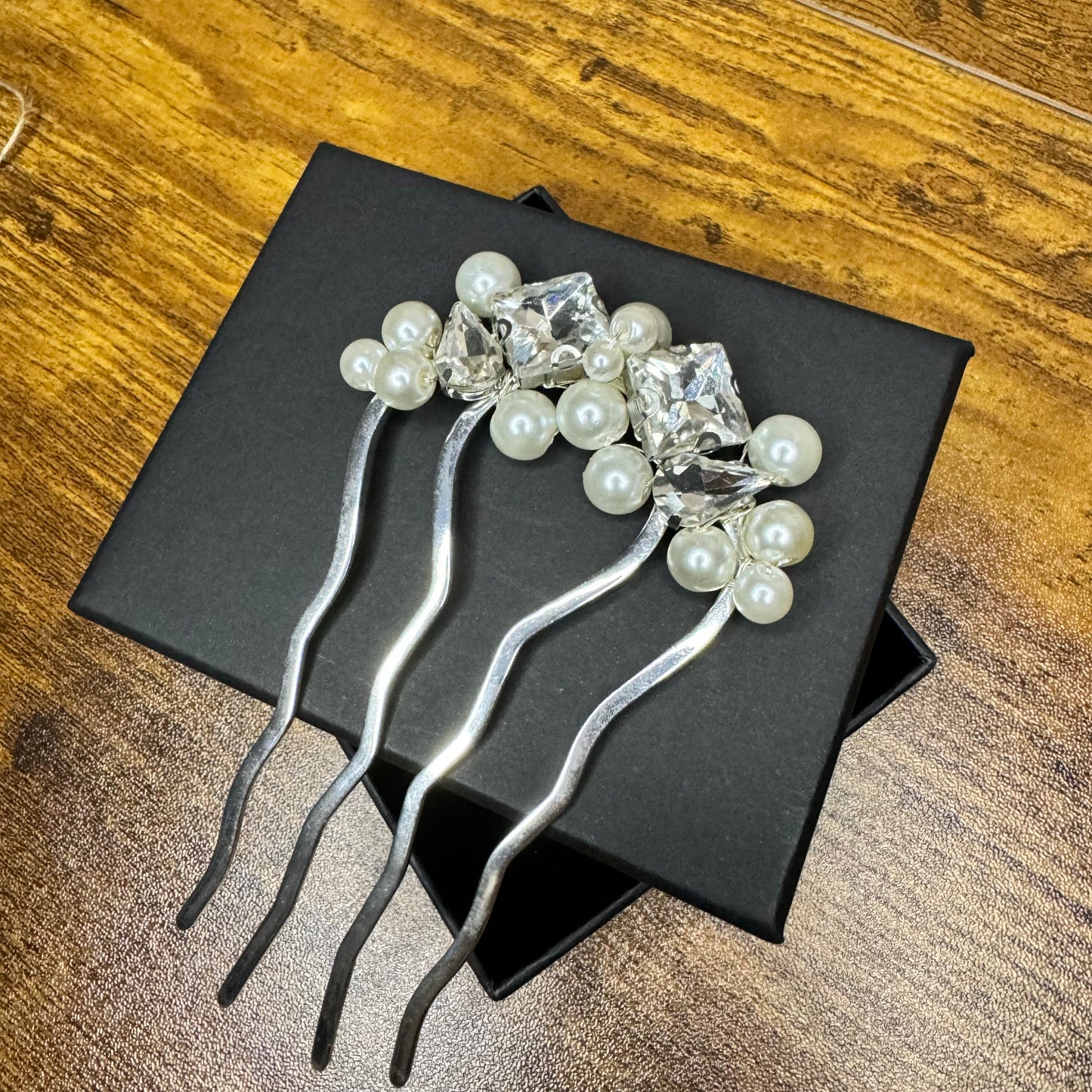 Crystal hairpin