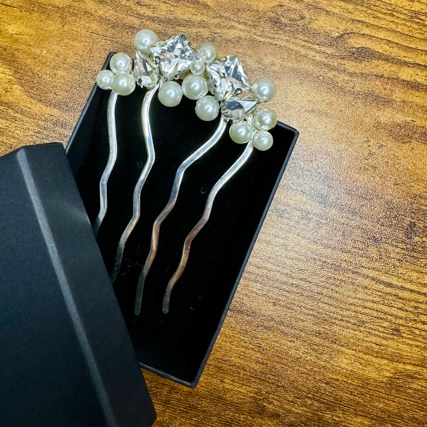 Crystal hairpin