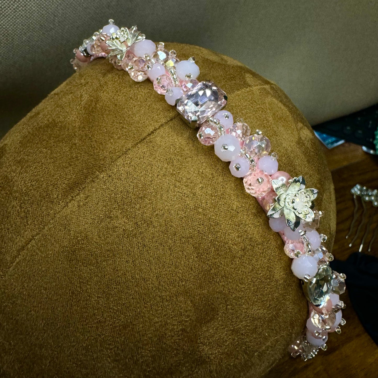 Beaded headband "Giselle" pink