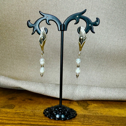 Silvery "Lily" earrings