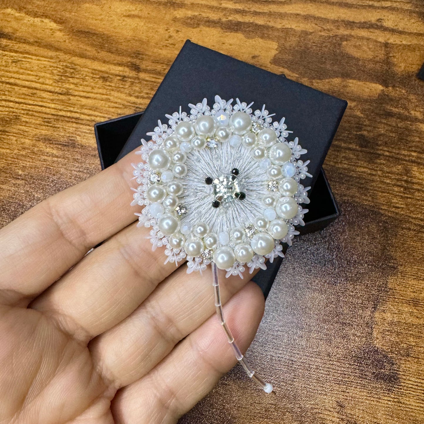 Dandelions brooch